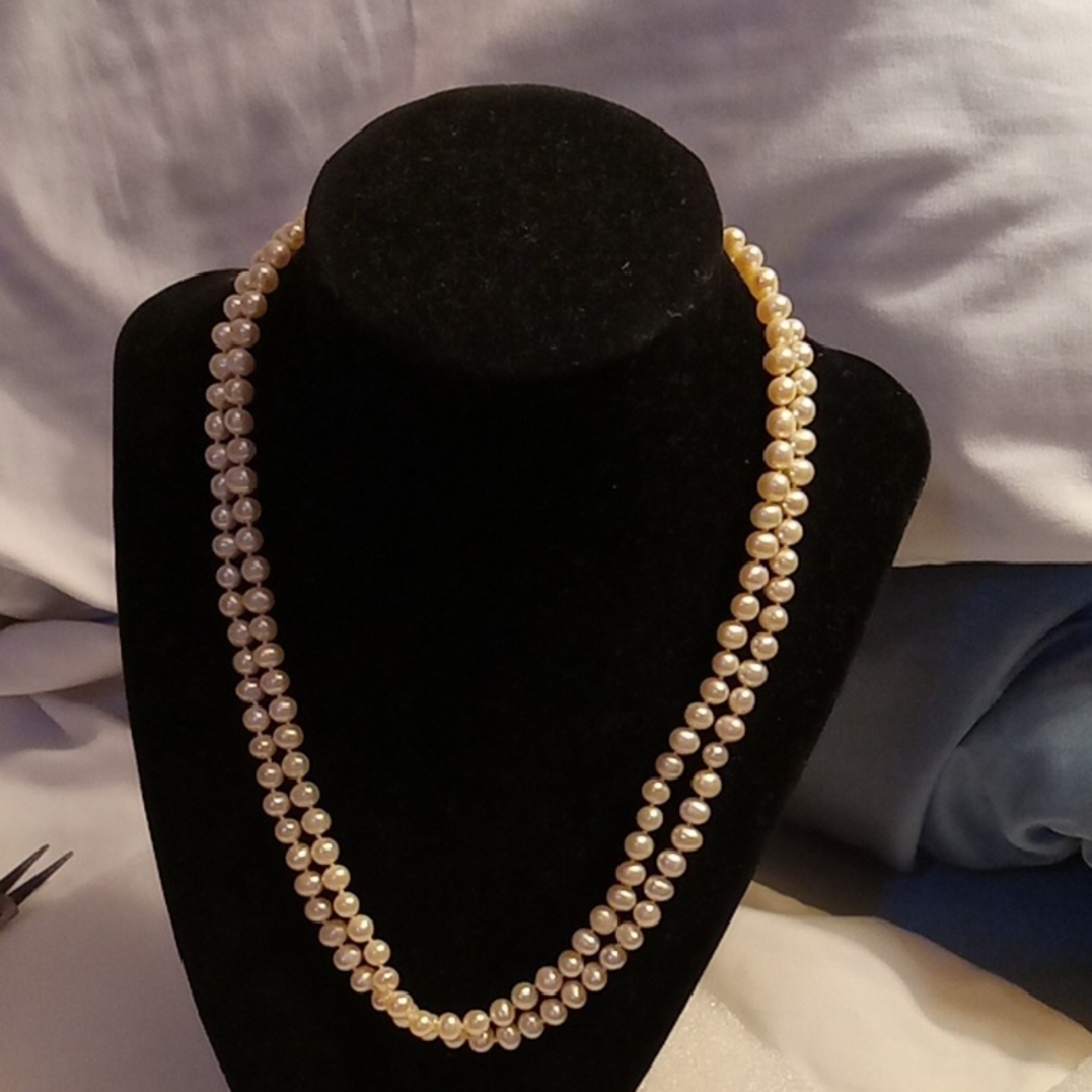 Elegant Pearl Necklace